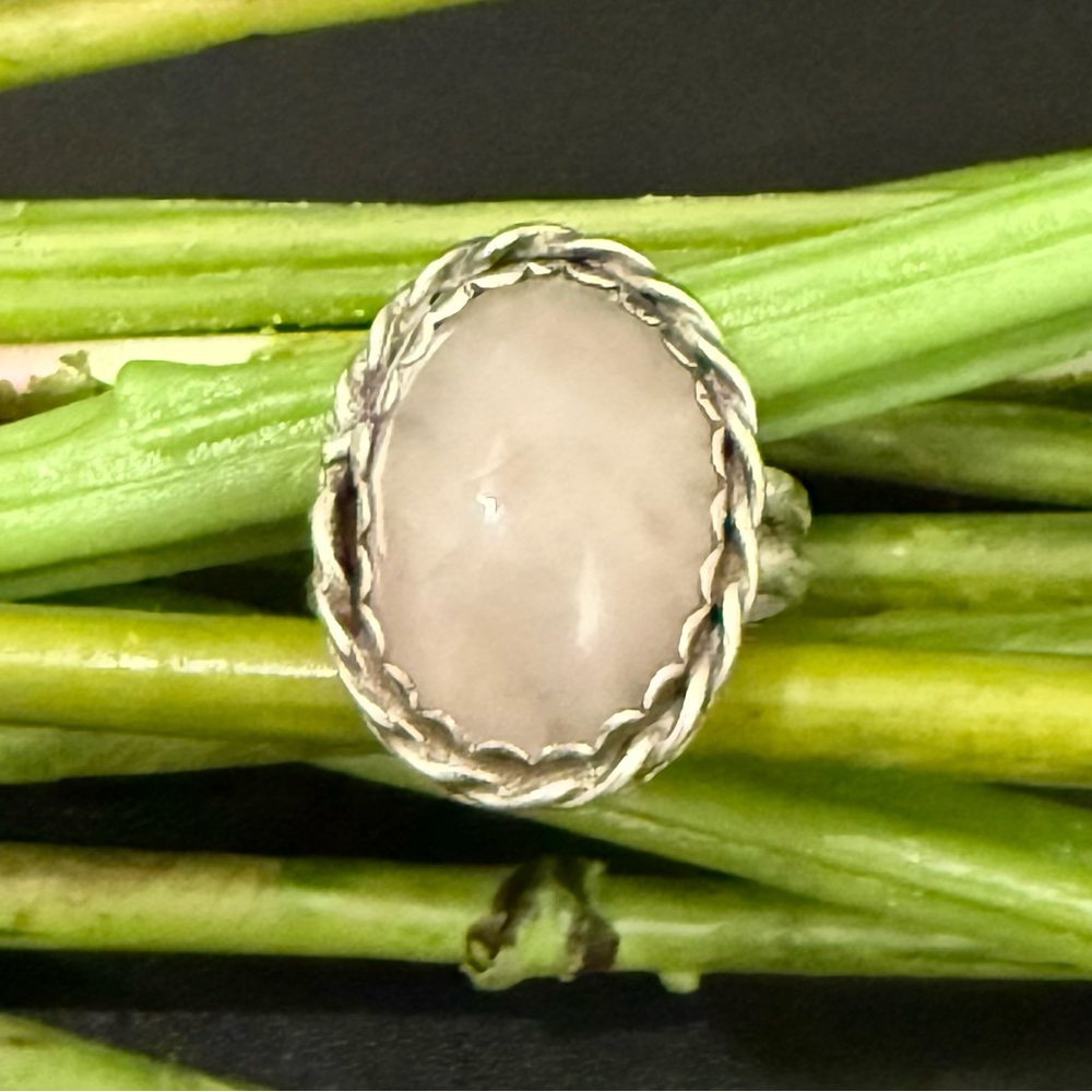 Vintage Unsigned Rose Quartz? Agate? Crystal Stone Silver Women’s Ring Size 7.5